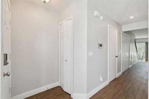 Condo in Altamonte Springs, Florida, 2 bedrooms  № 2231291 - photo 4