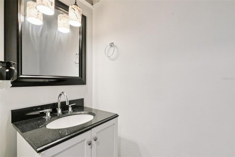 Condo in Altamonte Springs, Florida, 2 bedrooms  № 2231291 - photo 5