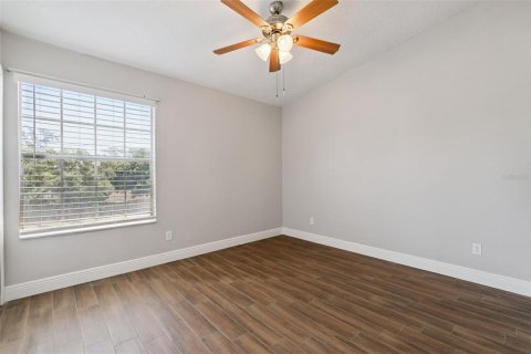 Condo in Altamonte Springs, Florida, 2 bedrooms  № 2231291 - photo 17