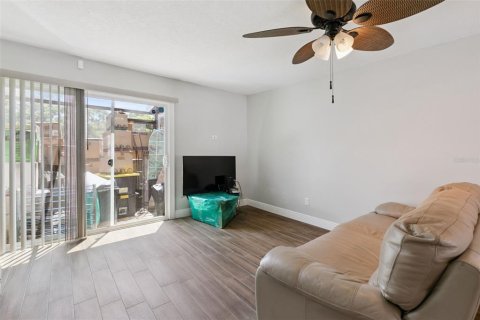 Condo in Altamonte Springs, Florida, 2 bedrooms  № 2231291 - photo 10