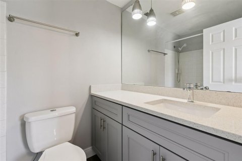 Condo in Altamonte Springs, Florida, 2 bedrooms  № 2231291 - photo 18