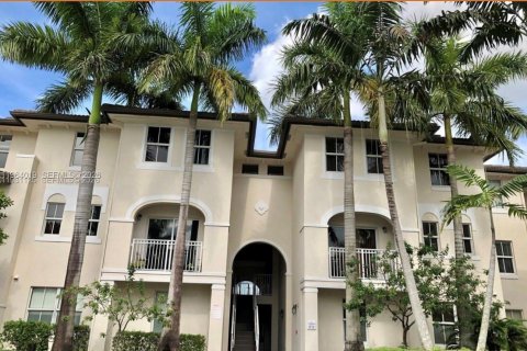 Condominio en alquiler en Doral, Florida, 2 dormitorios, 104.14 m2 № 2026637 - foto 4