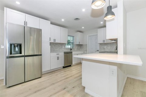 Casa en venta en Winter Park, Florida, 4 dormitorios, 170.57 m2 № 2306667 - foto 13