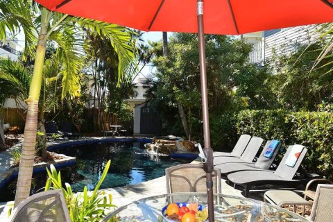 House in Sarasota, Florida 8 bedrooms, 493.59 sq.m. № 2235647 - photo 6