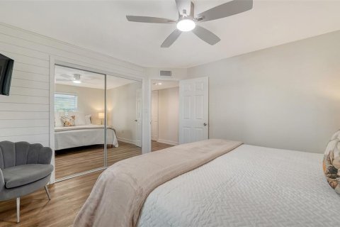 House in Sarasota, Florida 8 bedrooms, 493.59 sq.m. № 2235647 - photo 11