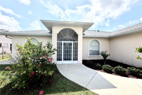Villa ou maison à vendre à North Port, Floride: 3 chambres, 151.15 m2 № 2267429 - photo 3