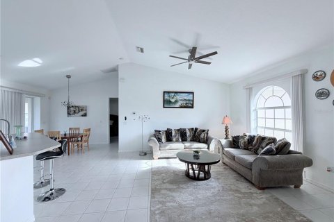 Villa ou maison à vendre à North Port, Floride: 3 chambres, 151.15 m2 № 2267429 - photo 8