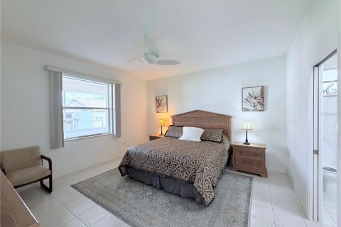 Villa ou maison à vendre à North Port, Floride: 3 chambres, 151.15 m2 № 2267429 - photo 18