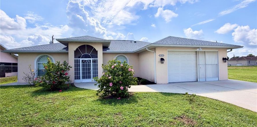 Villa ou maison à North Port, Floride 3 chambres, 151.15 m2 № 2267429
