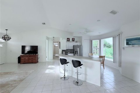 Villa ou maison à vendre à North Port, Floride: 3 chambres, 151.15 m2 № 2267429 - photo 13