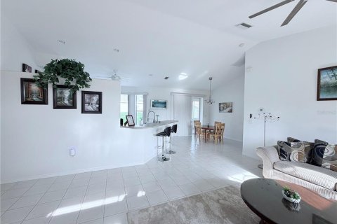 Villa ou maison à vendre à North Port, Floride: 3 chambres, 151.15 m2 № 2267429 - photo 16