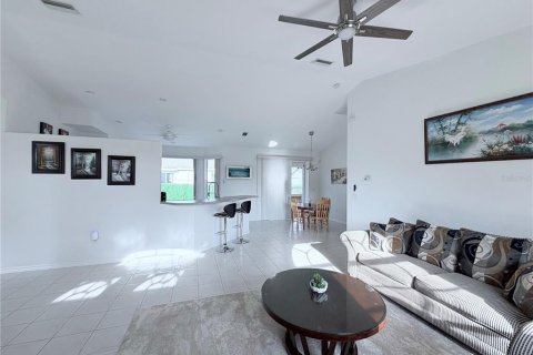 Villa ou maison à vendre à North Port, Floride: 3 chambres, 151.15 m2 № 2267429 - photo 10