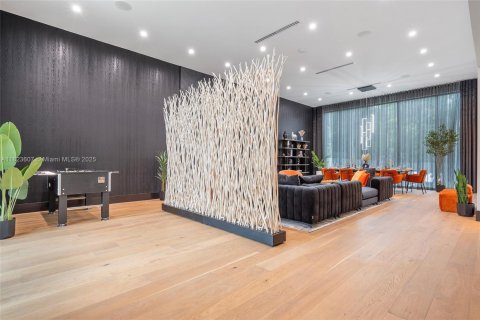 Villa ou maison à vendre à Miami, Floride: 5 chambres, 278.89 m2 № 1790148 - photo 3
