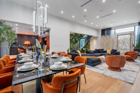 Villa ou maison à vendre à Miami, Floride: 5 chambres, 278.89 m2 № 1790148 - photo 8
