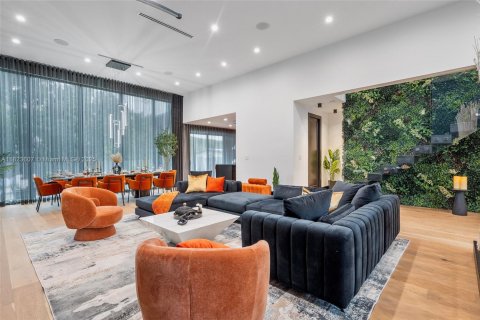 Villa ou maison à vendre à Miami, Floride: 5 chambres, 278.89 m2 № 1790148 - photo 4