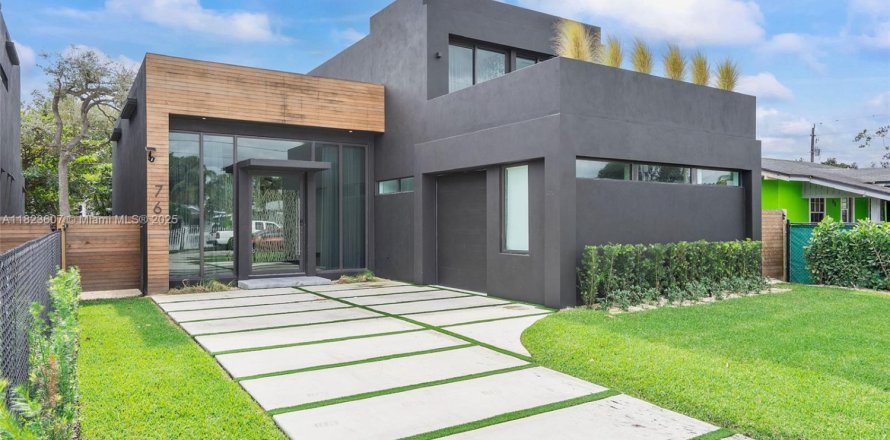 Villa ou maison à Miami, Floride 5 chambres, 278.89 m2 № 1790148