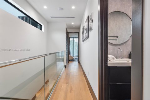 Villa ou maison à vendre à Miami, Floride: 5 chambres, 278.89 m2 № 1790148 - photo 14