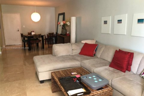 Copropriété à vendre à Miami Beach, Floride: 1 chambre, 75.25 m2 № 1940356 - photo 1