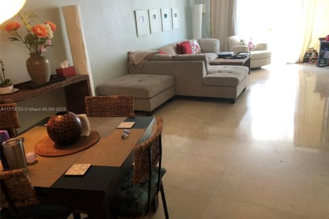 Copropriété à vendre à Miami Beach, Floride: 1 chambre, 75.25 m2 № 1940356 - photo 3