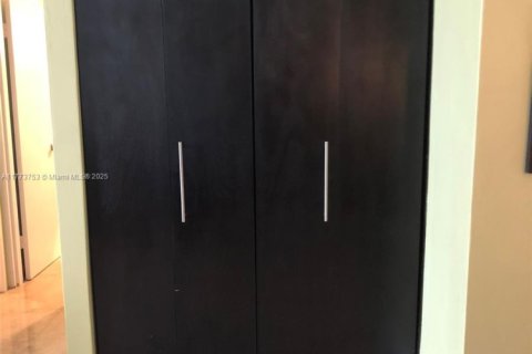 Copropriété à vendre à Miami Beach, Floride: 1 chambre, 75.25 m2 № 1940356 - photo 7