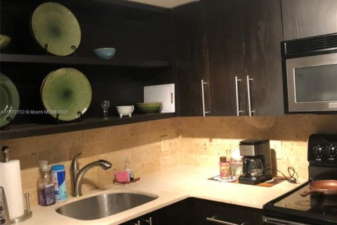 Copropriété à vendre à Miami Beach, Floride: 1 chambre, 75.25 m2 № 1940356 - photo 9