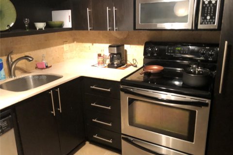 Copropriété à vendre à Miami Beach, Floride: 1 chambre, 75.25 m2 № 1940356 - photo 10