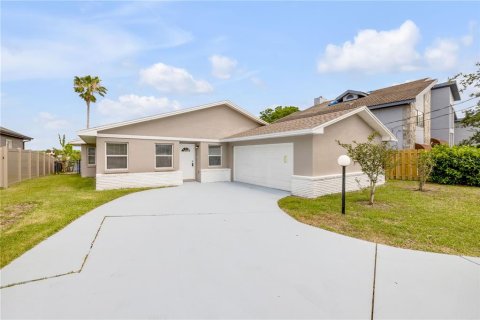 House in Palm Coast, Florida 3 bedrooms, 159.42 sq.m. № 1745148 - photo 2