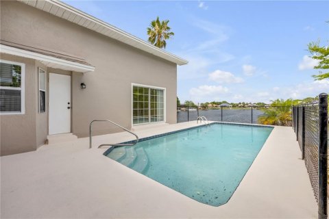 House in Palm Coast, Florida 3 bedrooms, 159.42 sq.m. № 1745148 - photo 3