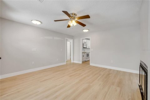 House in Palm Coast, Florida 3 bedrooms, 159.42 sq.m. № 1745148 - photo 5