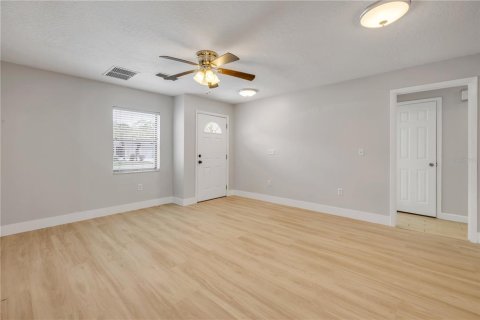 House in Palm Coast, Florida 3 bedrooms, 159.42 sq.m. № 1745148 - photo 4