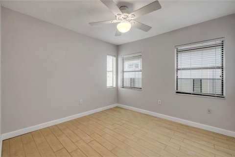 House in Palm Coast, Florida 3 bedrooms, 159.42 sq.m. № 1745148 - photo 17