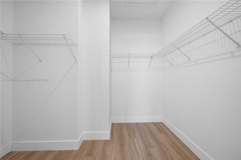 Снять в аренду таунхаус в Флорида-Сити, Флорида 3 спальни, 144.74м2, № 1958539 - фото 18