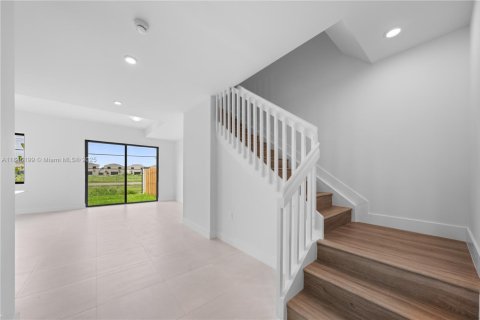 Снять в аренду таунхаус в Флорида-Сити, Флорида 3 спальни, 144.74м2, № 1958539 - фото 5