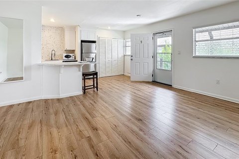 Condo in Winter Park, Florida, 2 bedrooms  № 1817525 - photo 4