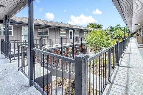 Condo in Winter Park, Florida, 2 bedrooms  № 1817525 - photo 1