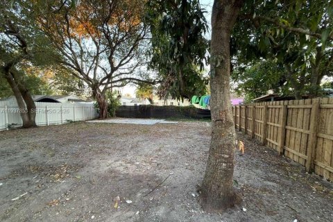 Casa en venta en Miami, Florida, 3 dormitorios, 104.33 m2 № 1996088 - foto 16