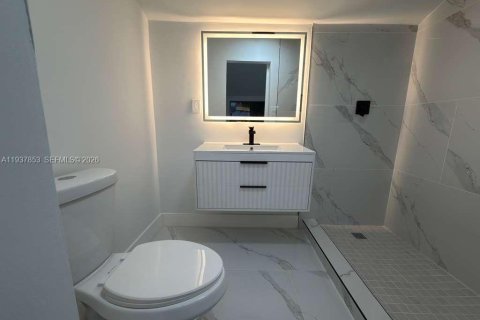 Casa en venta en Miami, Florida, 3 dormitorios, 104.33 m2 № 1996088 - foto 8