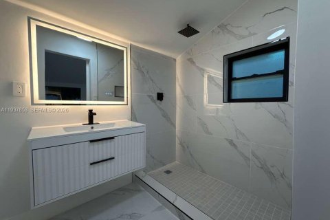 Casa en venta en Miami, Florida, 3 dormitorios, 104.33 m2 № 1996088 - foto 13