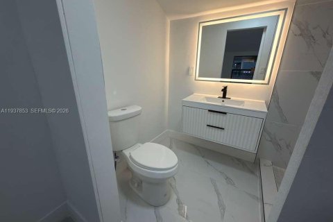 Casa en venta en Miami, Florida, 3 dormitorios, 104.33 m2 № 1996088 - foto 9