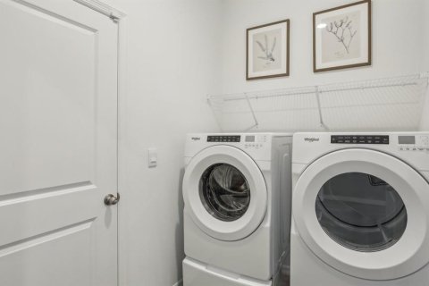 Купить виллу или дом в Зеферхиллс-Норт, Флорида 3 комнаты, 189.99м2, № 2114079 - фото 24
