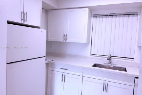 Copropriété à louer à Miami, Floride: 1 chambre, 65.03 m2 № 2387104 - photo 10