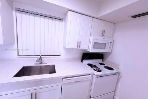 Copropriété à louer à Miami, Floride: 1 chambre, 65.03 m2 № 2387104 - photo 9