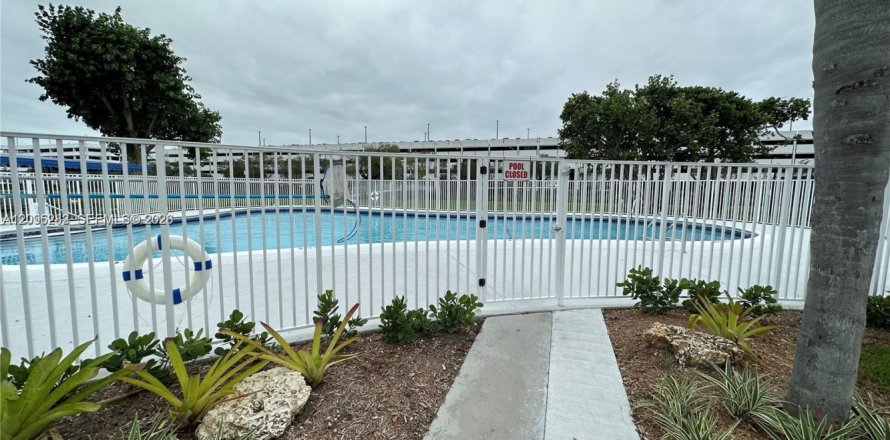 Condo à Miami, Floride, 1 chambre  № 2387104