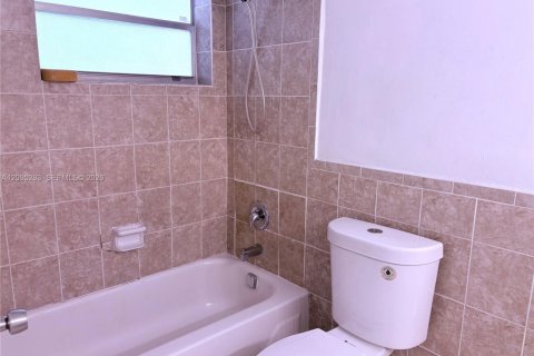 Copropriété à louer à Miami, Floride: 1 chambre, 65.03 m2 № 2387104 - photo 13