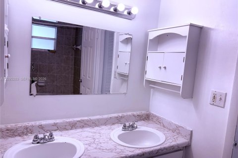 Copropriété à louer à Miami, Floride: 1 chambre, 65.03 m2 № 2387104 - photo 15