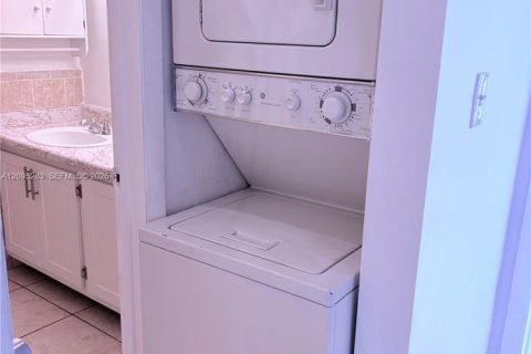 Copropriété à louer à Miami, Floride: 1 chambre, 65.03 m2 № 2387104 - photo 18
