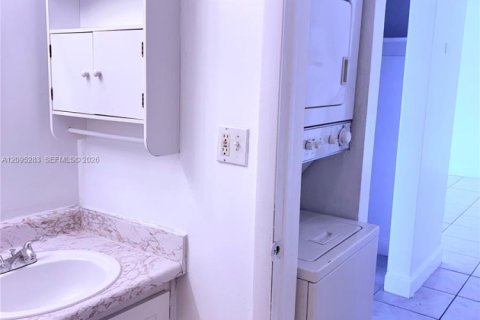 Copropriété à louer à Miami, Floride: 1 chambre, 65.03 m2 № 2387104 - photo 16