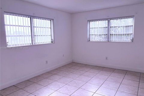 Copropriété à louer à Miami, Floride: 1 chambre, 65.03 m2 № 2387104 - photo 3