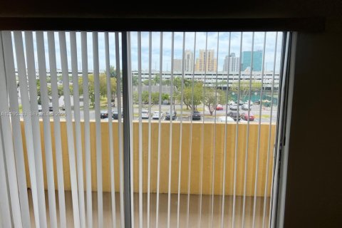 Copropriété à louer à Miami, Floride: 1 chambre, 65.03 m2 № 2387104 - photo 22