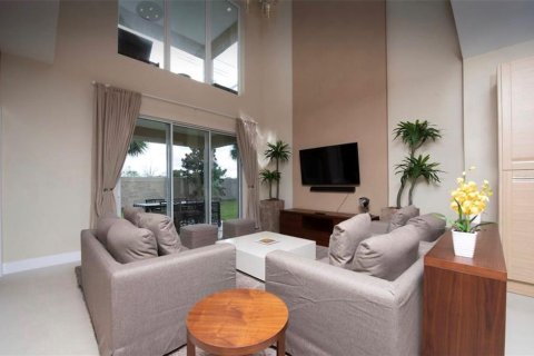 Townhouse in Kissimmee, Florida 4 bedrooms, 222.59 sq.m. № 2157147 - photo 5